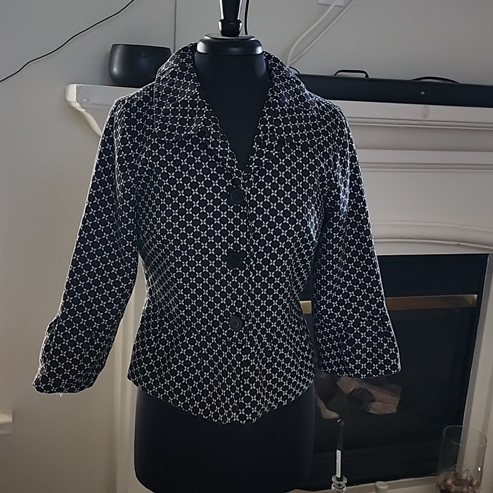 Kim Rogers black and white blazer